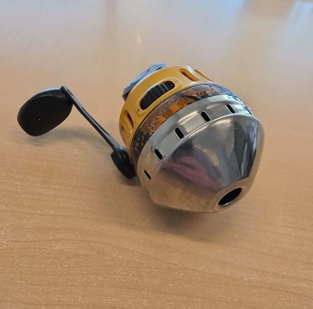 Vintage Zebco Splash Yellow/Orange Spincast Fishing Reel